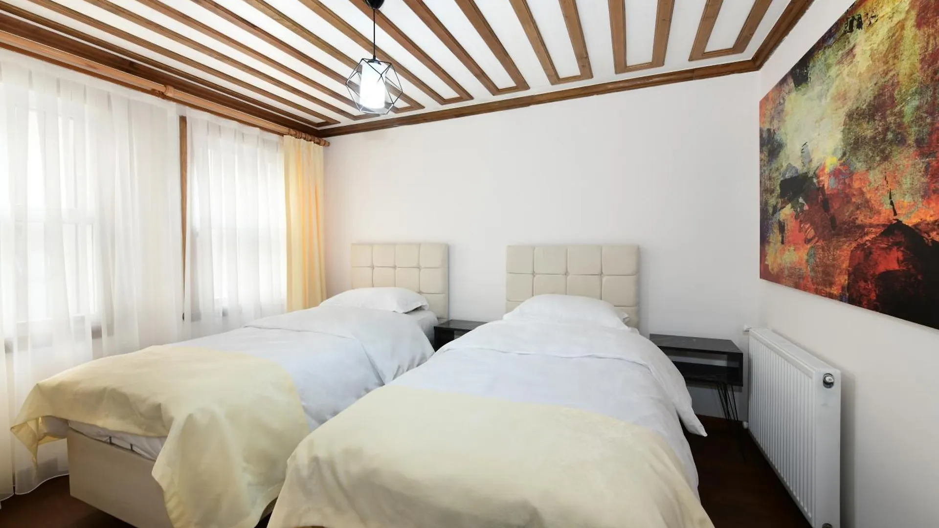 Historical Wood Dublex Apt At Taksim&Galata 0*, Istanbul